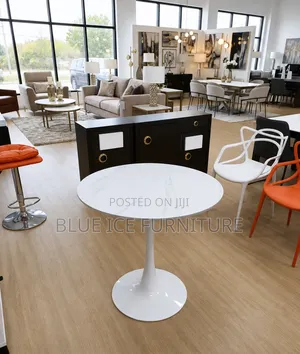 Modern Tulip Round Table