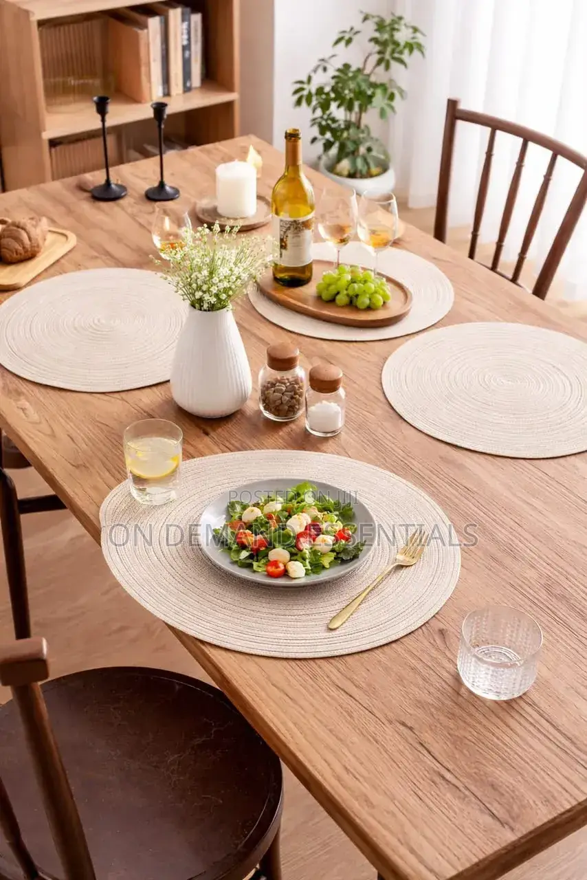 Elegant Round Woven Placemats Durable Washable