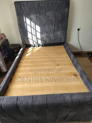 4×6 Upholstered Bed