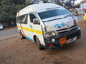 Toyota HiAce 2011 White