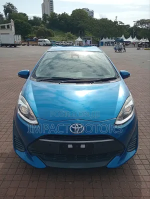 Toyota Aqua 2018 Blue
