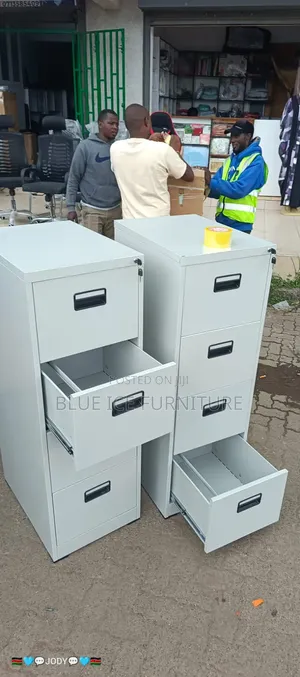 Heavy Duty 4 Drawer Lockable Storing Cabinet