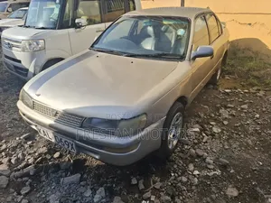 Toyota Corolla 1997 Gold