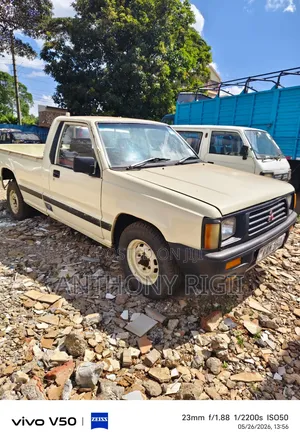 Mitsubishi L200 Single Cab 2.0 1995 Yellow