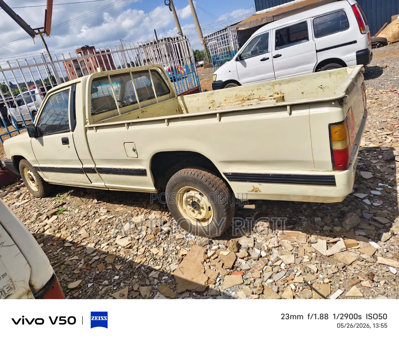 Mitsubishi L200 Single Cab 2.0 1995 Yellow