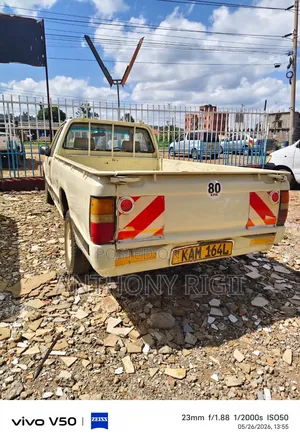 Mitsubishi L200 Single Cab 2.0 1995 Yellow