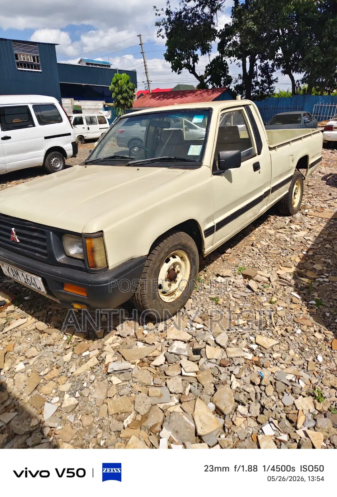 Mitsubishi L200 Single Cab 2.0 1995 Yellow