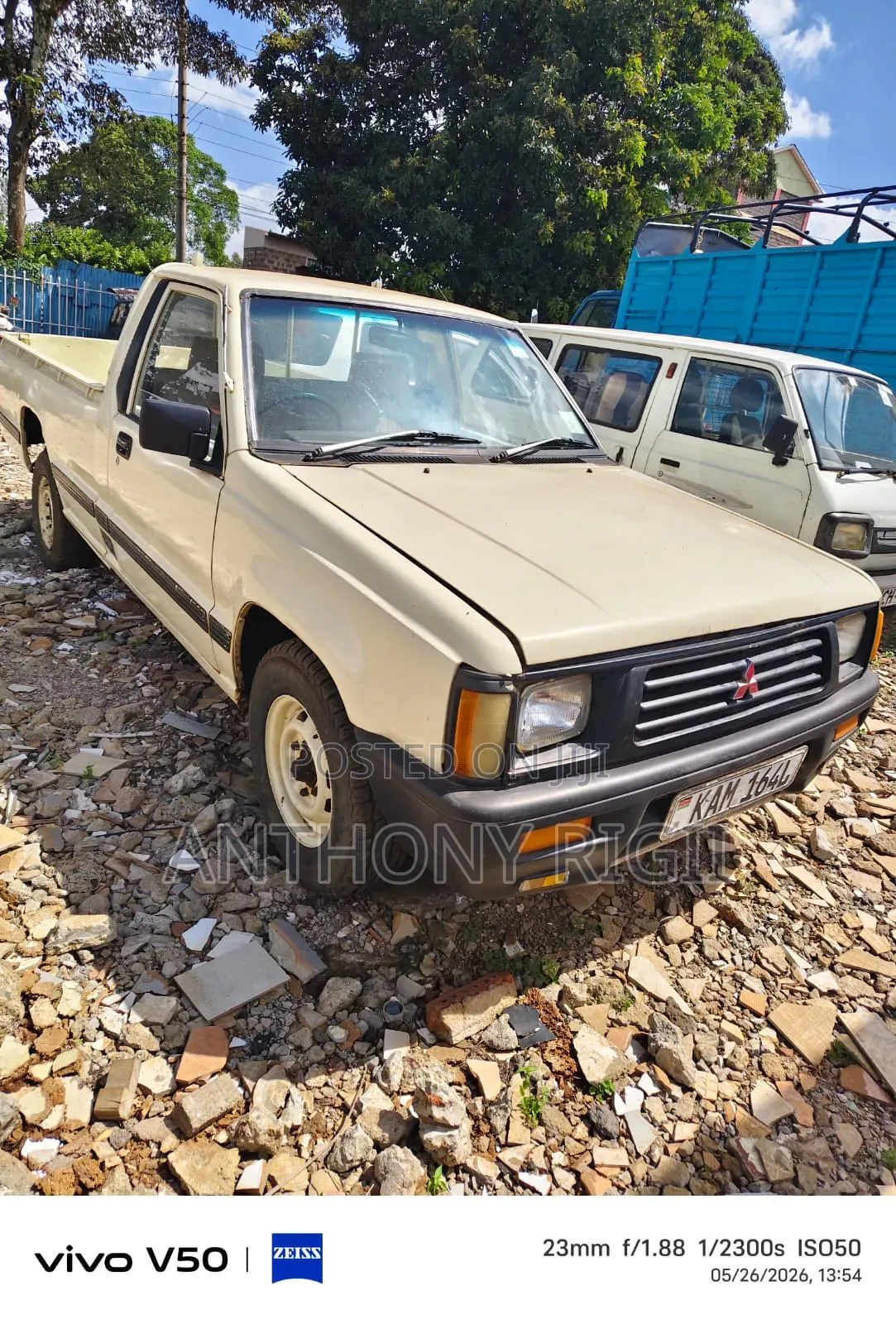 Mitsubishi L200 Single Cab 2.0 1995 Yellow