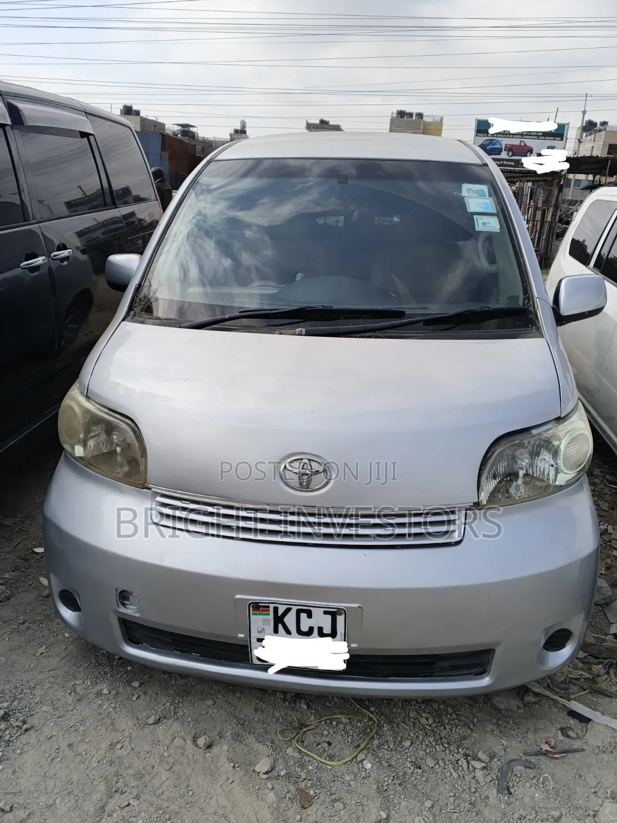 Toyota Porte 2013 Silver