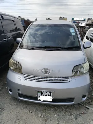 Toyota Porte 2013 Silver