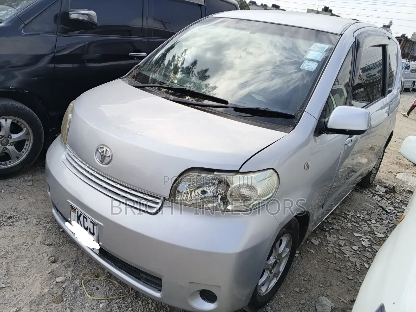 Toyota Porte 2013 Silver