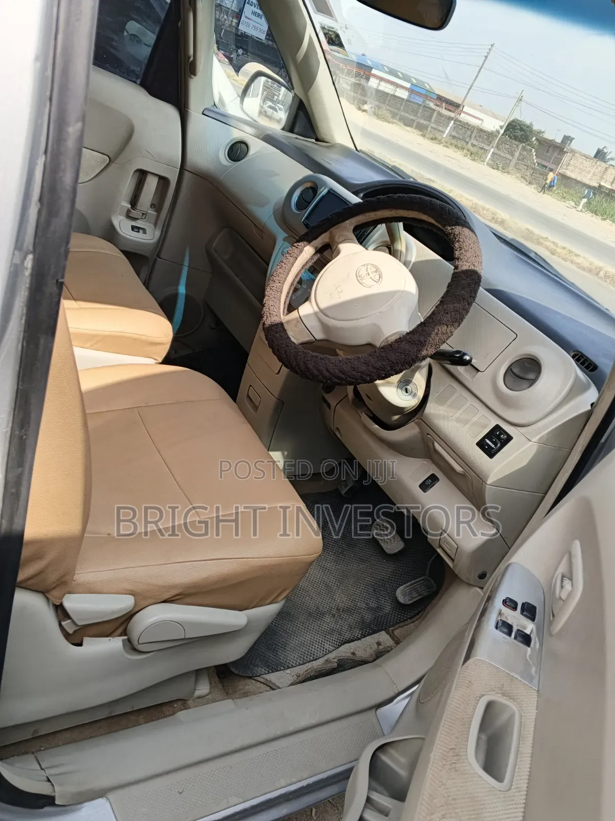 Toyota Porte 2013 Silver