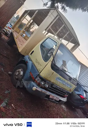 Mitsubishi Fuso FH 5.9L Truck