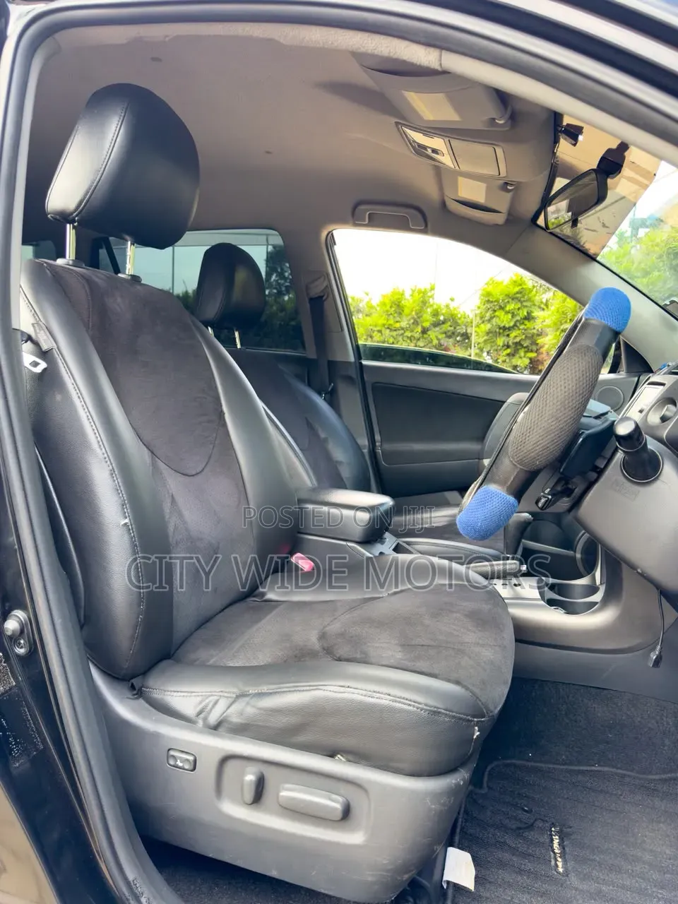 Toyota Vanguard 2010 Black