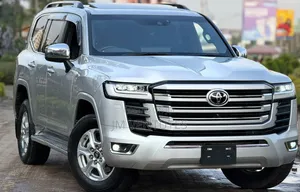 Toyota Land Cruiser 2022 Silver
