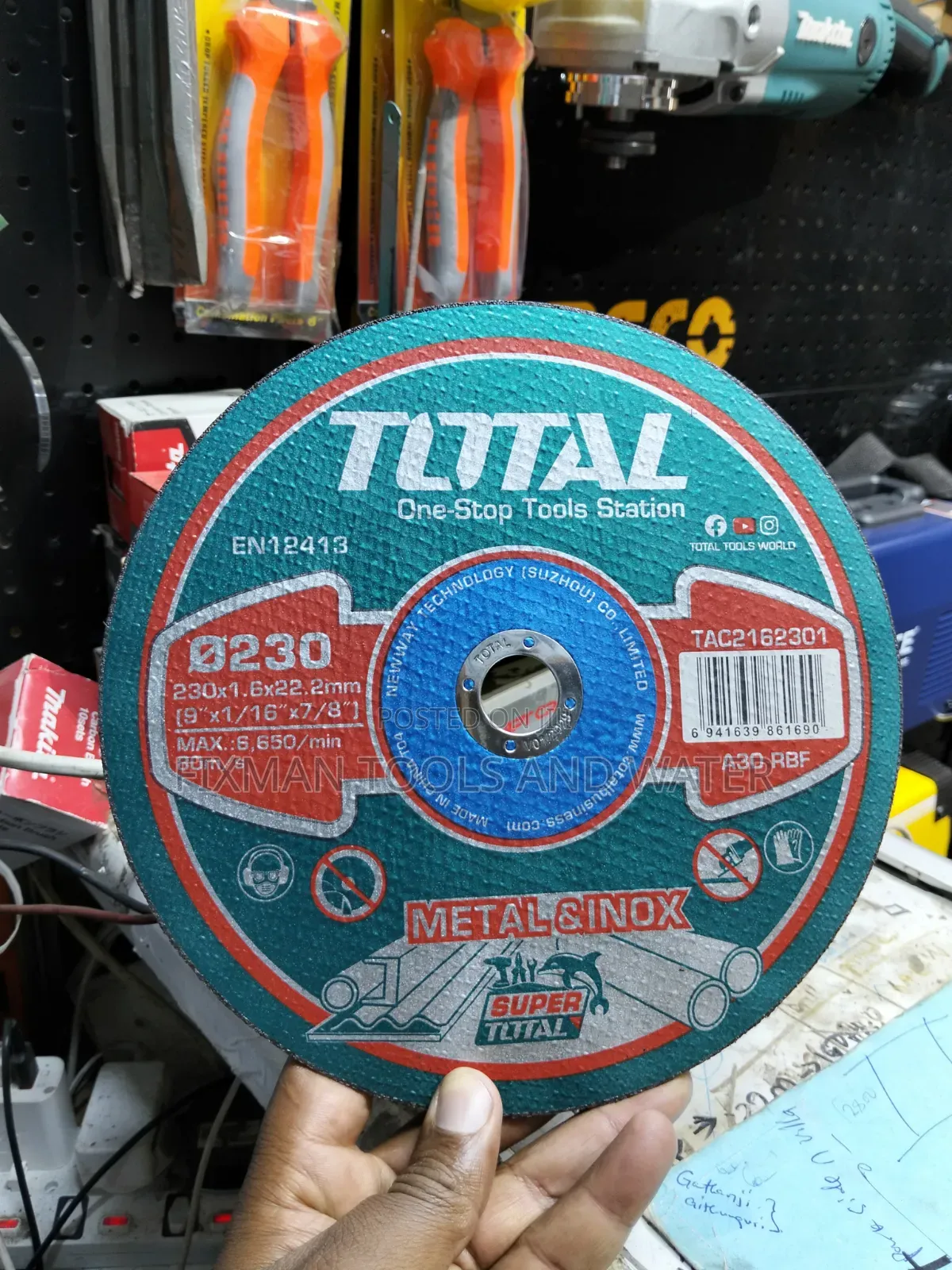 Heavy Duty Makita Angle Grinder 9 Inches 2100 Watts Free Cutting Disc