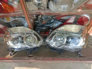 Nissan X-Tril NT 31 Headlight Zenon Type Complete With Zenon and Bulb