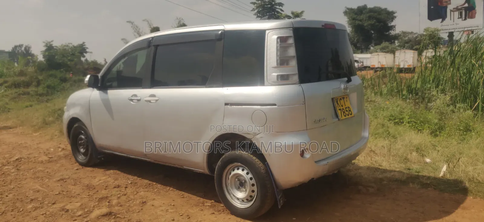 Toyota Sienta 2012 Silver