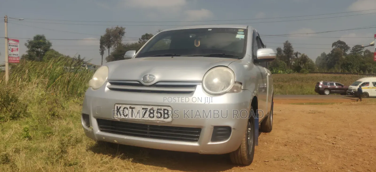 Toyota Sienta 2012 Silver