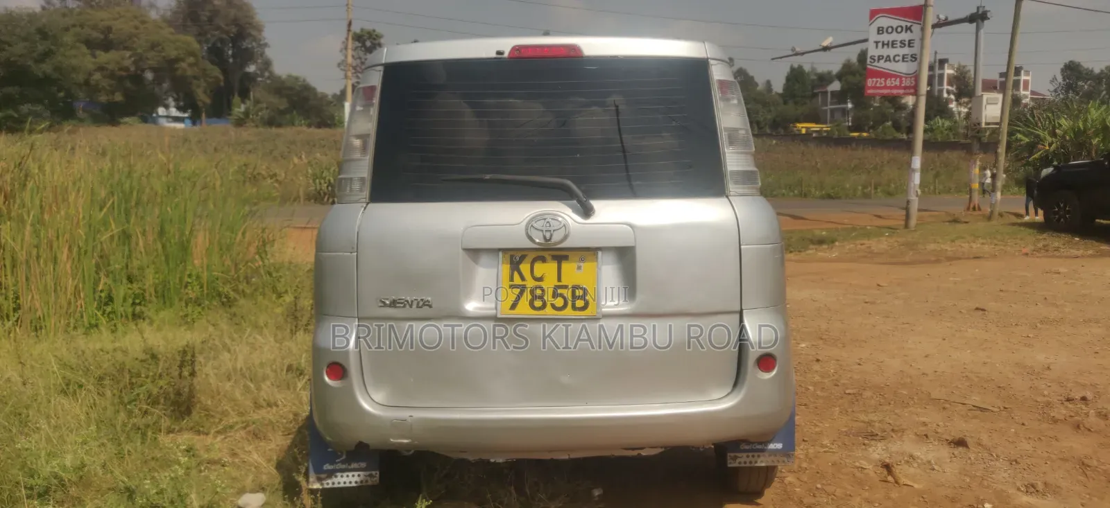 Toyota Sienta 2012 Silver