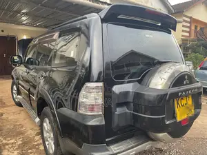Mitsubishi Pajero 2009 Black