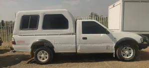 Isuzu Tougher 2002 White