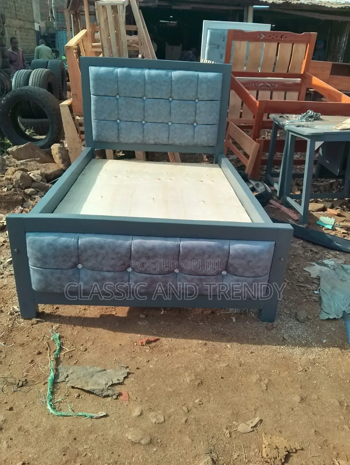 4x6 Grey Mocket Bed
