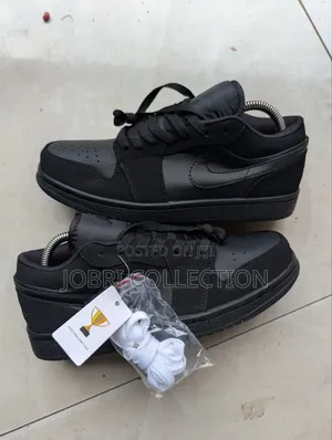 Air Jordan 1 All Black Sneakers