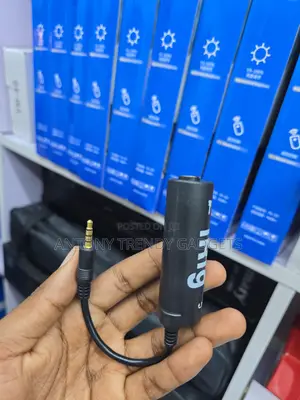 iRig Guitar Audio Adapter for Mobile Studio Recording