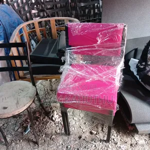 Hot Pink Waiting Chairs With White Manicure Table With Drawers