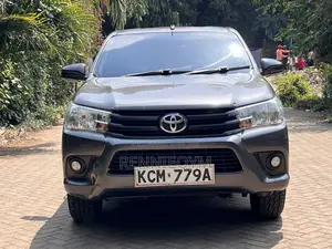 Toyota Hilux 2017 Gray