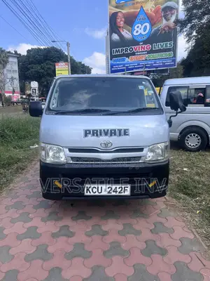 Toyota HiAce 2013 Silver