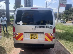 Toyota HiAce 2013 Silver