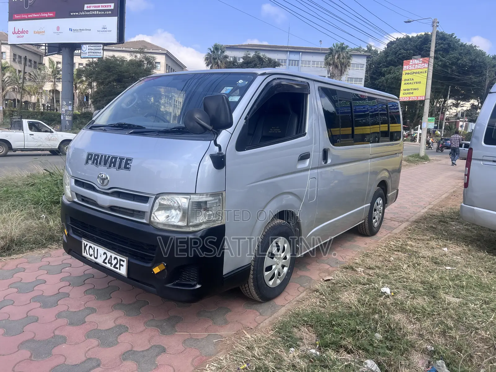 Toyota HiAce 2013 Silver