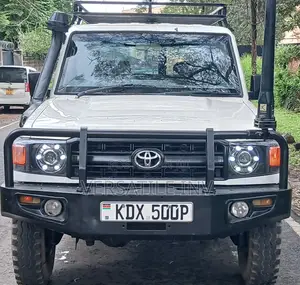 Toyota Land Cruiser 76 Series 2013 White