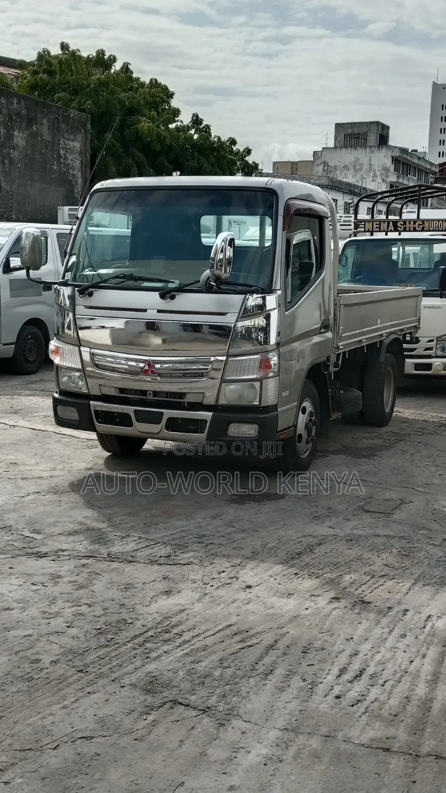 Mitsubishi Fuso Canter 2019 Silver