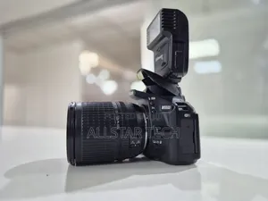 Nikon D5500 With 18-135mm F/3.5-5.6 Ed-if Af-S Dx Lens