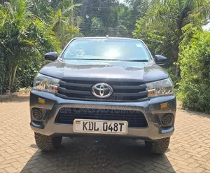Toyota Hilux 2022 Gray