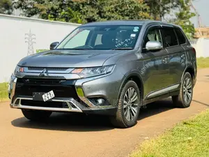 Mitsubishi Outlander 2019 Silver