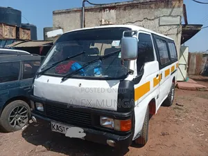 Nissan Caravan (Urvan) 1998 White