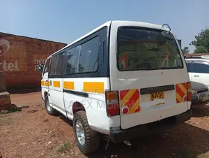 Nissan Caravan (Urvan) 1998 White