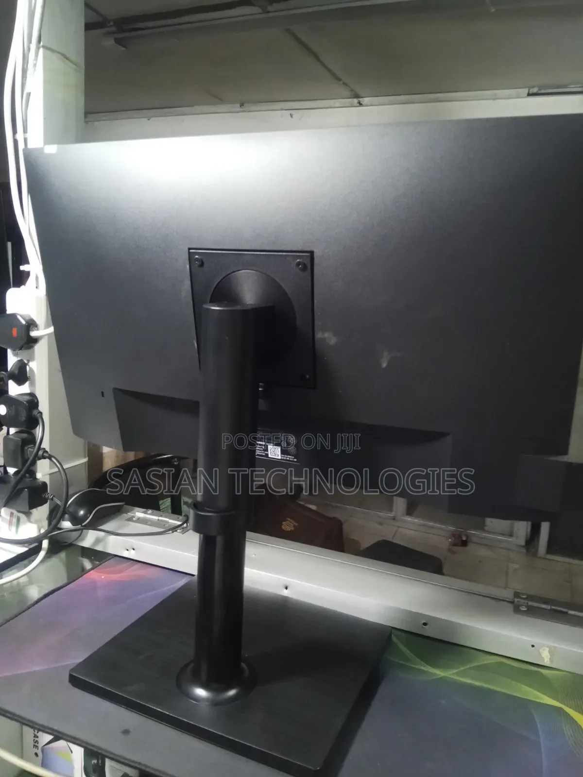 24 Inches Frameless Monitor Refurbished