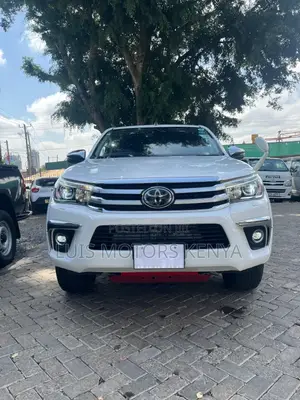 Toyota Hilux 2019 White