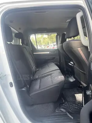 Toyota Hilux 2019 White