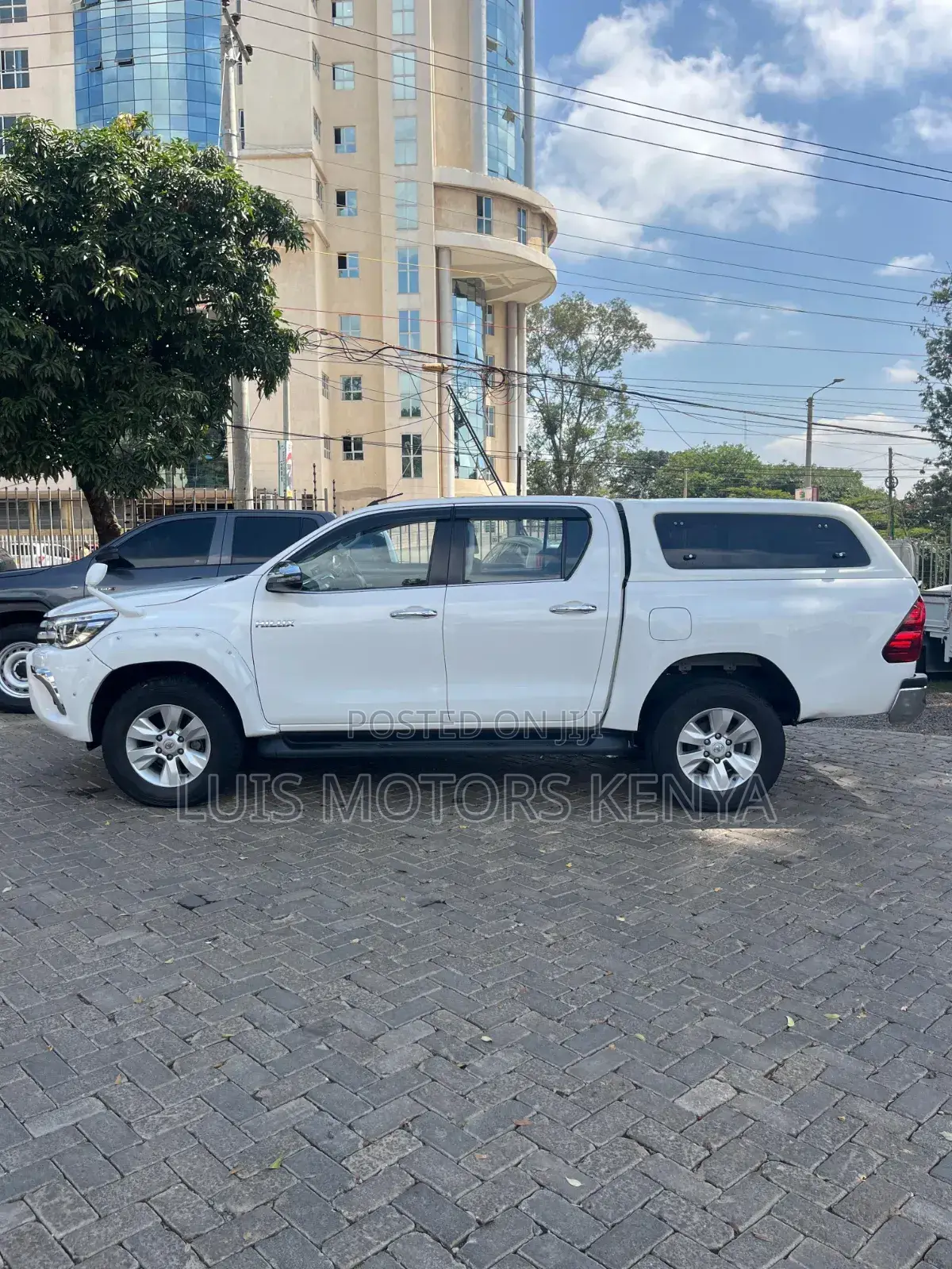 Toyota Hilux 2019 White