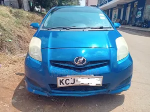 Toyota Vitz 2009 Blue