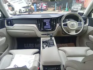Volvo XC60 2019 Blue