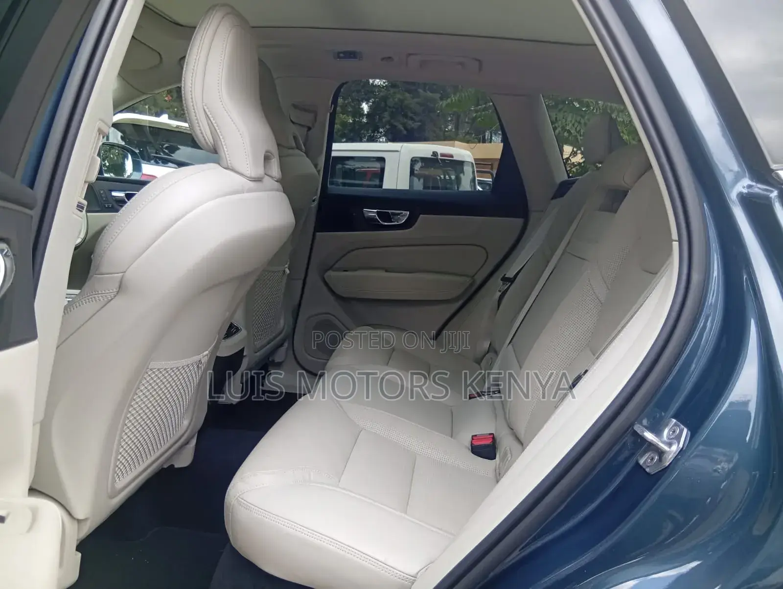 Volvo XC60 2019 Blue