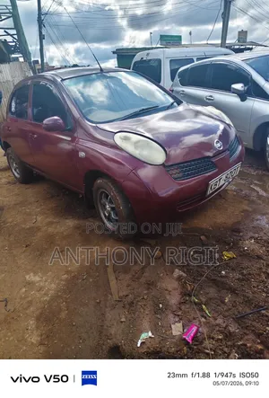 Nissan March 1.2 FWD 2005 Red