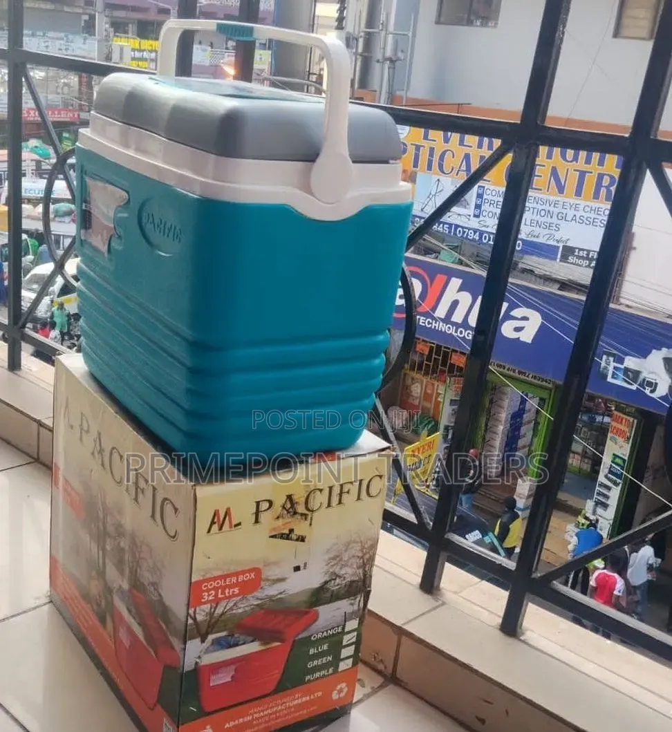 Pacific 32L Cooler Box – Spacious Cooling for Every Adventure